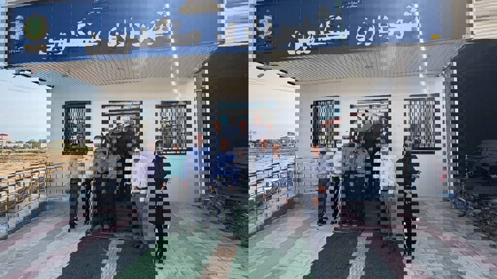 دکتر نوروزی نماینده مجلس به همراه فرماندار علی آباد کتول از آتس نشانان فداکار  شهرهای علی آباد کتول ، فاضل آباد ، مزرعه کتول و سنگدوین و همچنین دو آتش نشان سخت کوش روستاهای محمد آباد کتول وقره بلاغ تجلیل کردند